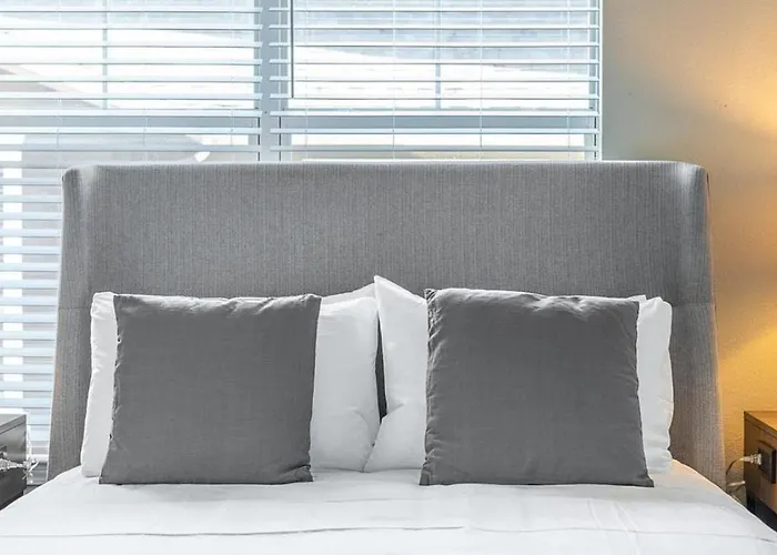 Landing - Modern With Amazing Amenities Apartment
